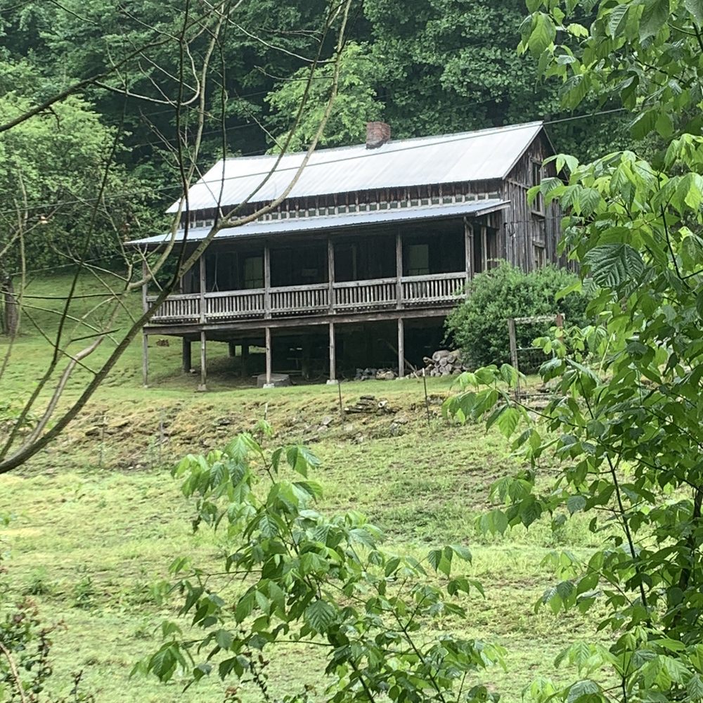 Loretta Lynn's Homeplace Butcher Holler - Museums Near Me - Van Lear, Kentucky