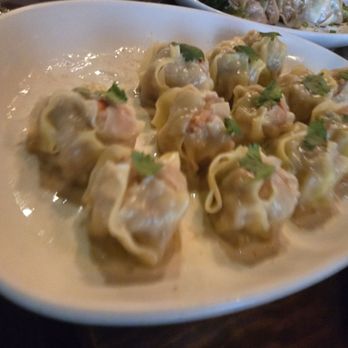 Lucky Belly - lobster - Bars Near Me - Honolulu, Hawaii