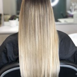 Dax Ivy Salon - Blended blonde highlights with shadow root and toner