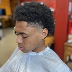 Headliners Barbershop