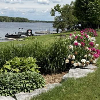 Pigeon Lake Resort - Lakeside - Hotels Near Me - Bobcaygeon, Ontario