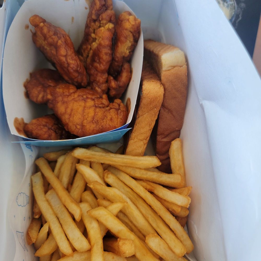 Dairy Queen Grill & Chill - Honey bbq chicken tenders basket with fries and toast - Burgers Near Me - La Plata, Maryland Dairy Queen Grill & Chill - Honey bbq chicken tenders basket with fries and toast - Burgers Near Me - La Plata, Maryland