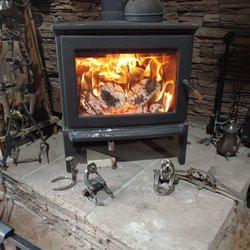 Old West Brewing - The only brewery in Tehachapi with a cozy fireplace in the colder months. Perfect for a night of libations and board games.
