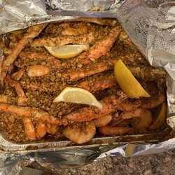 Eatin Big Thangs - EATING BIG THANGS KING CRAB BOIL