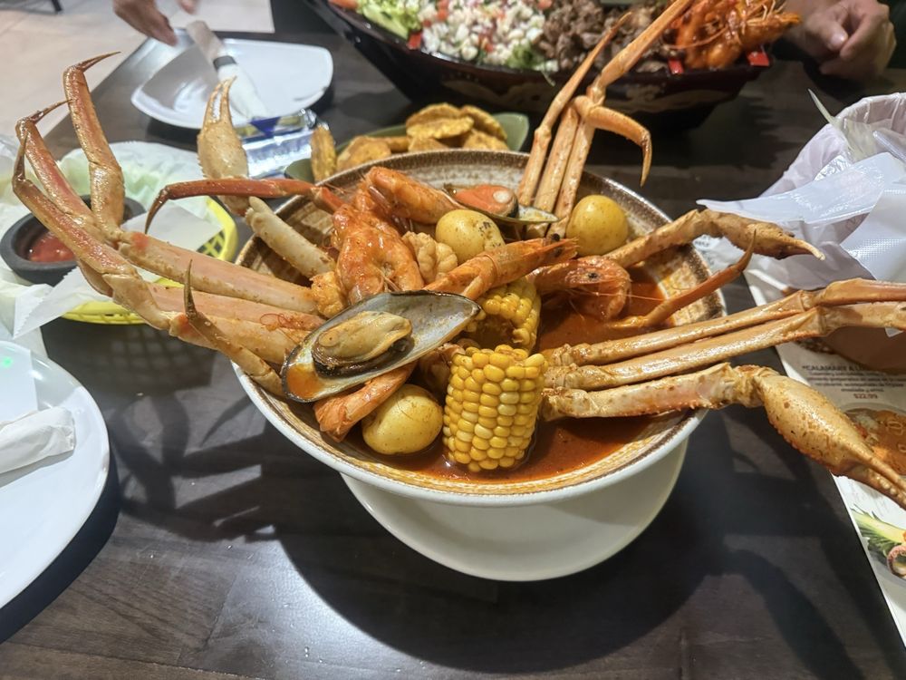 Mariscos Los Pulpos Logo