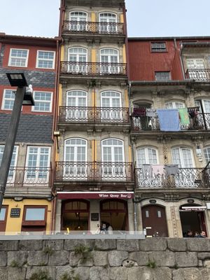 Wine Quay Bar (Porto) by null