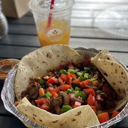 Vegan street tacos! Aloha Pineapple : fruit blended drink