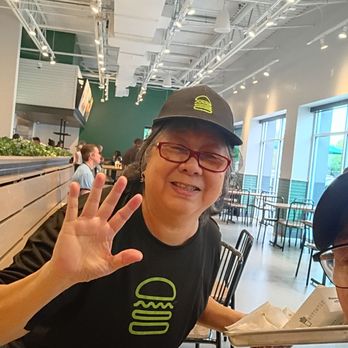 Shake Shack Charleston Outlets - Excellent employee - Fast Food Near Me - North Charleston, South Carolina Shake Shack Charleston Outlets - Excellent employee - Fast Food Near Me - North Charleston, South Carolina