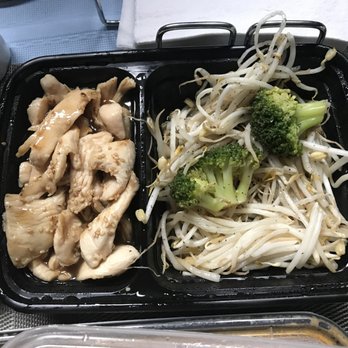 Dozika - Bento box -Vegetables means only two? Bean sprouts are usually an accompaniment. - Japanese Near Me - Evanston, Illinois