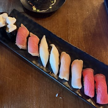 Niku Sushi - Scallop, seared tuna, yellow tail, tuna. - Sushi Bars Near Me - Anaheim, California Niku Sushi - Scallop, seared tuna, yellow tail, tuna. - Sushi Bars Near Me - Anaheim, California