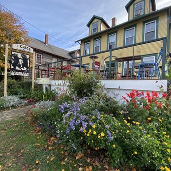 2 Cats Bar Harbor - Exterior - Coffee & Tea Near Me - Bar Harbor, Maine