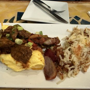 Batter & Berries - Steak Fajita Omelet - Breakfast & Brunch Near Me - Chicago, Illinois