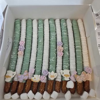 Sweet Anatolia - Chocolate covered pretzels - Desserts Near Me Sweet Anatolia - Chocolate covered pretzels - Desserts Near Me