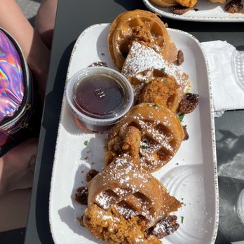 Nashville Underground - Chicken and waffles - Bars Near Me - Nashville, Tennessee Nashville Underground - Chicken and waffles - Bars Near Me - Nashville, Tennessee