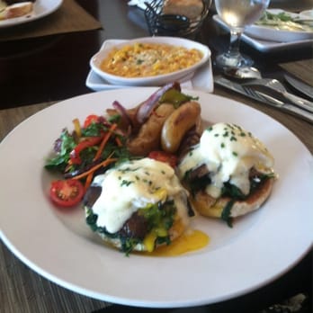 Bodega Malbec - Eggs Benedict and Crema de Choclo - Argentine Near Me - Toluca Lake, California