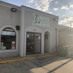 Be Sweet Cakes - The entrance!