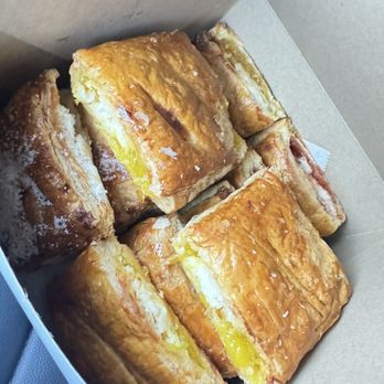NaVis Bakery - 1 dozen 15$ - Bakeries Near Me - Rosemead, California