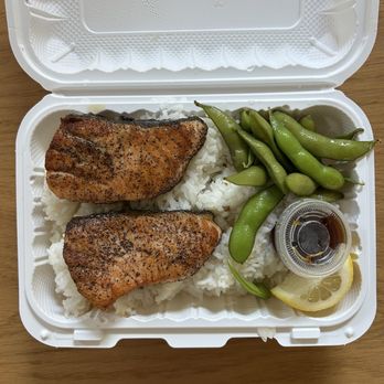 Fish & Things Poke Bar - Pan Seared Salmon - Poke Near Me - Elk Grove, California