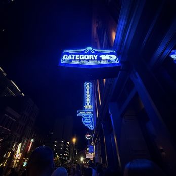 Category 10 - outside of venue - Bars Near Me - Nashville, Tennessee