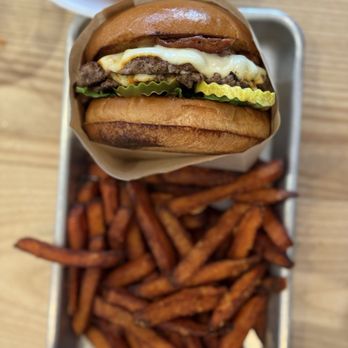 Bandit Dolores - Double bandit with sweet potato fries and tater tots - Breakfast & Brunch Near Me - San Francisco, California Bandit Dolores - Double bandit with sweet potato fries and tater tots - Breakfast & Brunch Near Me - San Francisco, California