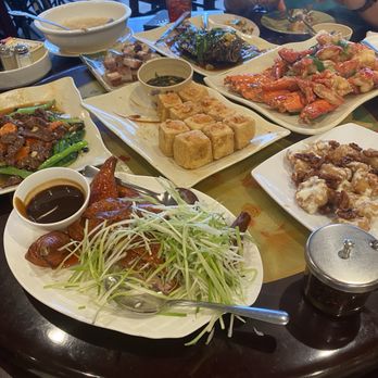 Din Ho Chinese BBQ - Family set meal! Roasted duck, honey walnut shrimp, fried tofu, lobsters & so much more! - Barbeque Near Me - Austin, Texas Din Ho Chinese BBQ - Family set meal! Roasted duck, honey walnut shrimp, fried tofu, lobsters & so much more! - Barbeque Near Me - Austin, Texas