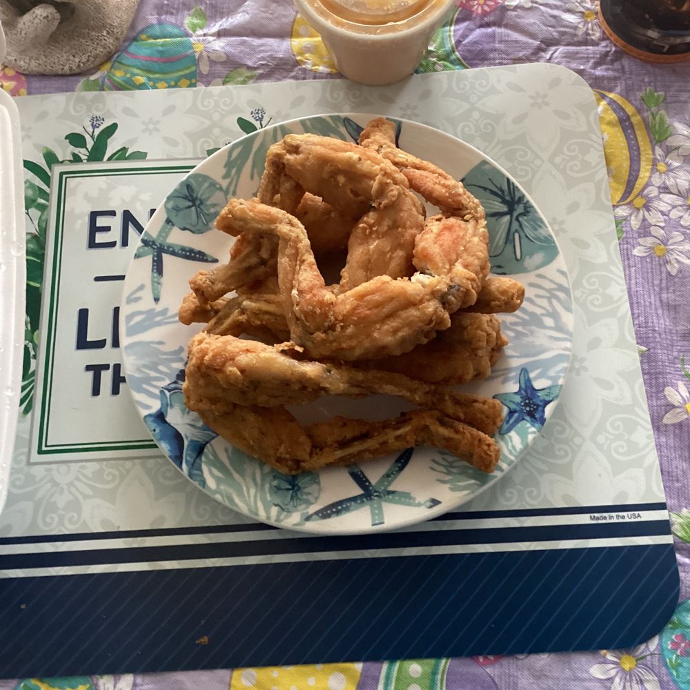 Caplinger's Fresh Catch Seafood Kitchen - Fried Frog Legs on a plate - Seafood Near Me - Indianapolis, Indiana