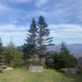 Gondola Skyride - At the top - Ski Resorts Near Me - Stowe, Vermont