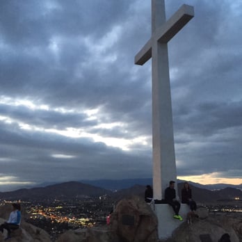 Mount Rubidoux Trail - Hiking Near Me - Riverside, California Mount Rubidoux Trail - Hiking Near Me - Riverside, California