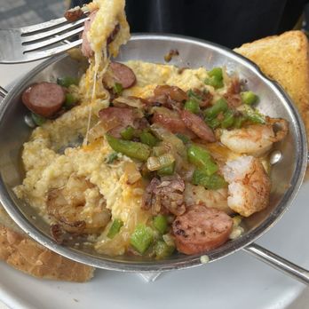 Blueberry’s Grill - Shrimp and grits - Breakfast & Brunch Near Me - Wilmington, North Carolina