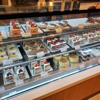 Paris Baguette - Cakes cakes cakes. - Bakeries Near Me - Glenview, Illinois Paris Baguette - Cakes cakes cakes. - Bakeries Near Me - Glenview, Illinois