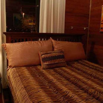 Train Inn - Bed & Breakfast Near Me - Carbondale, Illinois Train Inn - Bed & Breakfast Near Me - Carbondale, Illinois
