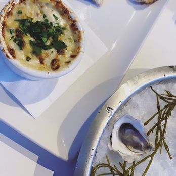 Brix - Dungeness Crab Fondue and Chef 's Choice Oysters - New American Near Me - Napa, California