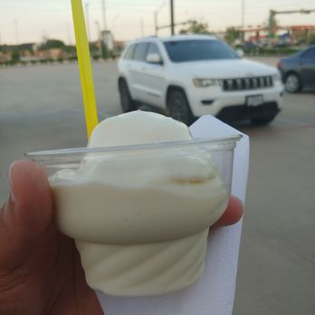 Rollie's Frozen Custard - Vanilla - Desserts Near Me - Pearland, Texas