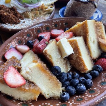 La Cheve Bakery and Brews - Flan French Toast - Breakfast & Brunch Near Me - Napa, California La Cheve Bakery and Brews - Flan French Toast - Breakfast & Brunch Near Me - Napa, California