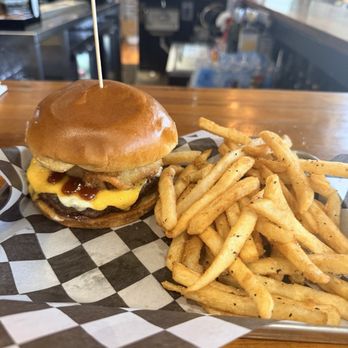 Smoke & Grain - Western Bacon Bbq Burger + Fries (sooo good) - Burgers Near Me - Gilbert, Arizona