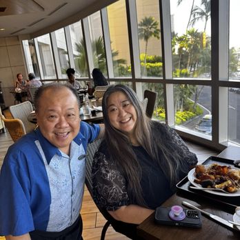 100 Sails Restaurant & Bar - Buffets Near Me - Honolulu, Hawaii