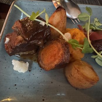 Woods Restaurant & Bar - Braised Bison Short Rib - Canadian (New) Near Me - Toronto, Ontario
