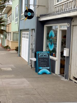 Tunnel Records by null