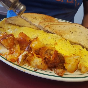 Mancuso's Luncheonette - Omelette, toast, and smashed home fries - Breakfast & Brunch Near Me - Delmar, New York