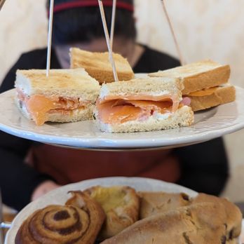 Proper Rose Garden - Smoked salmon with cream cheese - Themed Cafes Near Me - Katy, Texas