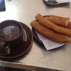 Rosita - Churros gordos con chocolate