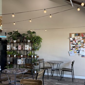 Mundial Coffee - Entrance Seating - Coffee & Tea Near Me - Riverside, California Mundial Coffee - Entrance Seating - Coffee & Tea Near Me - Riverside, California