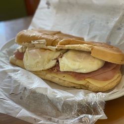 El Ideal Restaurant - Ham/egg/cheese sandwich