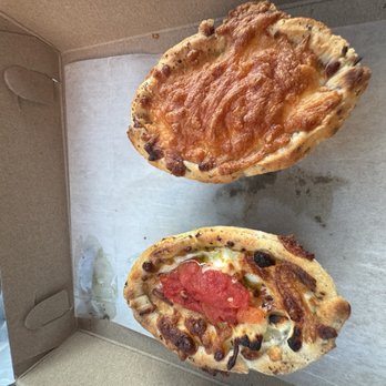 Rizzos Original Pizza Tub - Cheese Pizza Tub (Single) 3 Cheese Tomato/Pesto (Single) - Pizza Near Me - Hamden, Connecticut Rizzos Original Pizza Tub - Cheese Pizza Tub (Single) 3 Cheese Tomato/Pesto (Single) - Pizza Near Me - Hamden, Connecticut