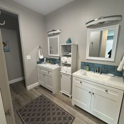 Lofts of Old Town - Bathroom