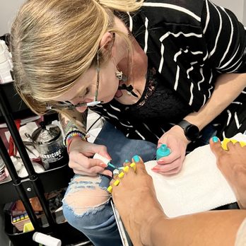 Salon Ciseaux - Elise the pedicure Queen! She cares about the health of my toes, not just the beautiful end result. - Hair Salons Near Me - Winter Park, Florida