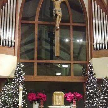 Notre Dame Catholic Church - Alter decorated for Christmas - Churches Near Me - Houston, Texas Notre Dame Catholic Church - Alter decorated for Christmas - Churches Near Me - Houston, Texas