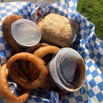 Dipper - Horsey dipper with onion rings - French Near Me Dipper - Horsey dipper with onion rings - French Near Me