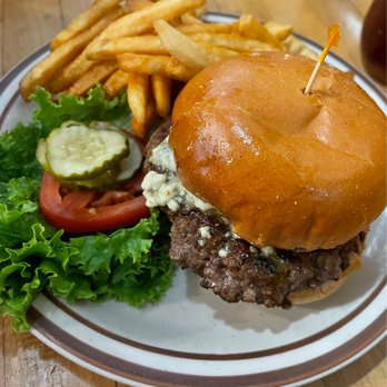 Julian Cafe - The Apple Burger - Bakeries Near Me - Julian, California