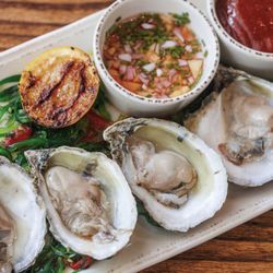 Cliff's Lounge & Oyster Bar